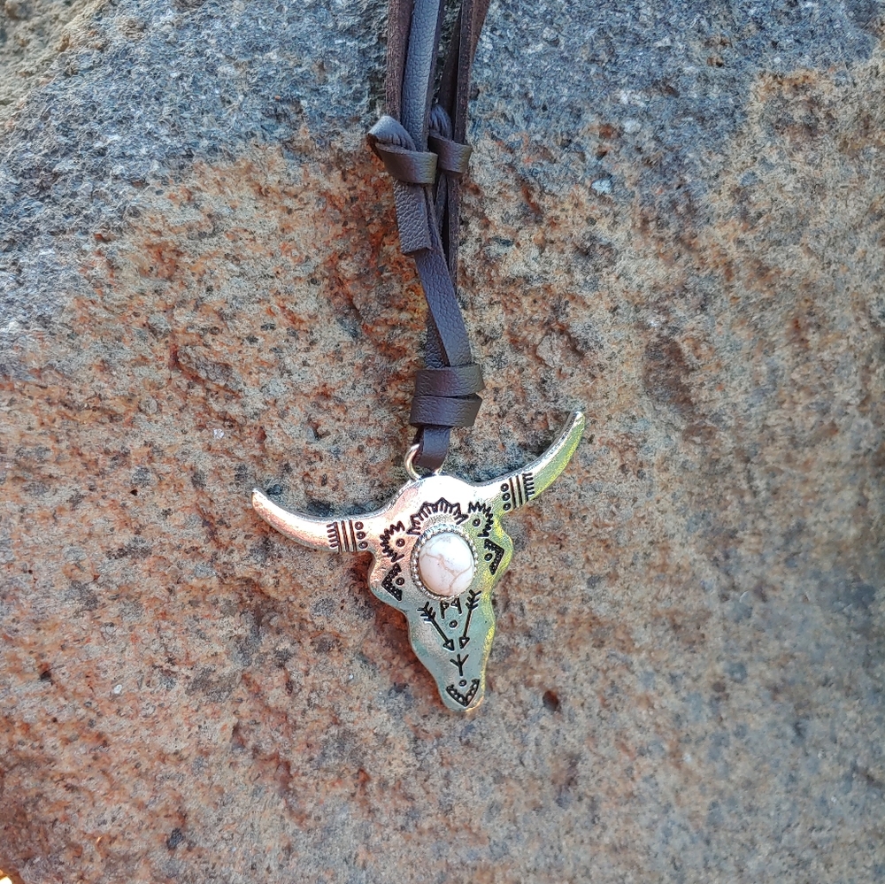 Unisex White Stone Leather Skull Necklace